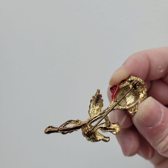 2/$20 Vintage Gold Tone Red Rose Brooch - Picture 7 of 8